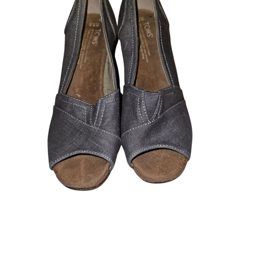 TOMS Classic Peeptoe Wedge Dark Grey Shoes Geomtric Pattern Women’s size 6.5